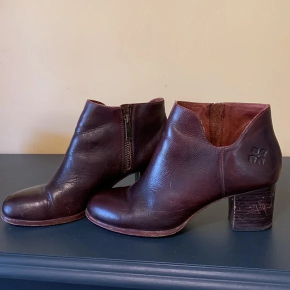 Patricia Nash brown leather cut out ankle booties - Picture 4 of 8